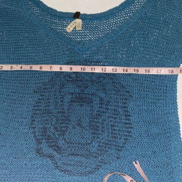 We the Free People slouchy open weave blue sweater top lion front & back panel M - Picture 7 of 8
